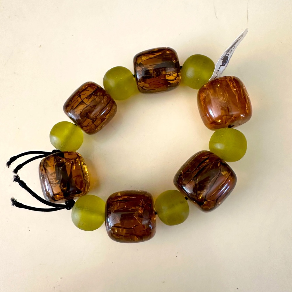 Free w/ purchase! Stretch Resin Bracelet Amber & Green beads